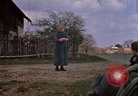 Standbild Eva Braun home Film Bayern Deutschland, 1940, aus Sekunde 36 historischem Filmmaterial Videoclip 65675048047