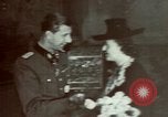 Immagine di Gretl Braun wedding Salzburg Austria, 1944, secondo 41 filmato di repertorio 65675048049