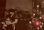 Standbild Adolf Hitler mit Kindern in der Weihnachtszeit Deutschland, 1940, aus Sekunde 44 historischem Filmmaterial Videoclip 65675048051