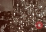 Standbild Adolf Hitler mit Kindern in der Weihnachtszeit Deutschland, 1940, aus Sekunde 52 historischem Filmmaterial Videoclip 65675048051