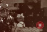 Standbild Adolf Hitler mit Kindern in der Weihnachtszeit Deutschland, 1940, aus Sekunde 62 historischem Filmmaterial Videoclip 65675048051