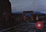 Standbild Römische Ruinen Italien, 1940, aus Sekunde 57 historischem Filmmaterial Videoclip 65675048071