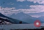 Immagine di Hitler passeggiate in campagna vicino a Berghof Germania, 1940, secondo 8 filmato di repertorio 65675048084