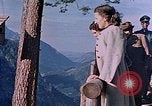 Immagine di Hitler passeggiate in campagna vicino a Berghof Germania, 1940, secondo 31 filmato di repertorio 65675048084
