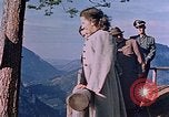 Immagine di Hitler passeggiate in campagna vicino a Berghof Germania, 1940, secondo 33 filmato di repertorio 65675048084