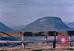 Immagine di Hitler passeggiate in campagna vicino a Berghof Germania, 1940, secondo 38 filmato di repertorio 65675048084