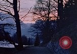 Immagine di Hitler passeggiate in campagna vicino a Berghof Germania, 1940, secondo 59 filmato di repertorio 65675048084
