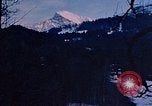 Immagine di Hitler passeggiate in campagna vicino a Berghof Germania, 1940, secondo 62 filmato di repertorio 65675048084