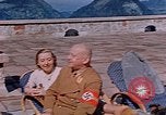 Immagine di Nazi ufficiali militari su Berghof terrazza Germania, 1940, secondo 19 filmato di repertorio 65675048085