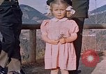 Immagine di Nazi ufficiali militari su Berghof terrazza Germania, 1940, secondo 43 filmato di repertorio 65675048085