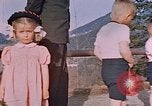 Immagine di Nazi ufficiali militari su Berghof terrazza Germania, 1940, secondo 45 filmato di repertorio 65675048085