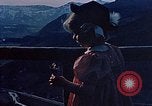 Immagine di Nazi ufficiali militari su Berghof terrazza Germania, 1940, secondo 54 filmato di repertorio 65675048085