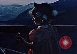 Immagine di Nazi ufficiali militari su Berghof terrazza Germania, 1940, secondo 56 filmato di repertorio 65675048085