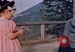 Immagine di Nazi ufficiali militari su Berghof terrazza Germania, 1940, secondo 62 filmato di repertorio 65675048085