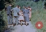Immagine di Gli amici e la famiglia di Eva Braun in un itinerario Germania, 1940, secondo 24 filmato di repertorio 65675048088
