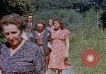 Immagine di Gli amici e la famiglia di Eva Braun in un itinerario Germania, 1940, secondo 35 filmato di repertorio 65675048088