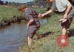 Immagine di Gli amici e la famiglia di Eva Braun in un itinerario Germania, 1940, secondo 56 filmato di repertorio 65675048088