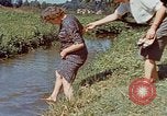 Immagine di Gli amici e la famiglia di Eva Braun in un itinerario Germania, 1940, secondo 57 filmato di repertorio 65675048088