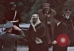 Image L'émissaire saoudien se rend à Berghof Berchtesgaden Allemagne, 1939, de la seconde 28 séquences d'archives historiques vidéo 65675048099
