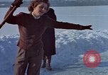 Image Eva Braun patinage sur glace Allemagne, 1940, de la seconde 3 séquences d'archives historiques vidéo 65675048101