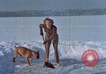 Image Eva Braun patinage sur glace Allemagne, 1940, de la seconde 9 séquences d'archives historiques vidéo 65675048101