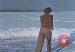 Image Eva Braun patinage sur glace Allemagne, 1940, de la seconde 19 séquences d'archives historiques vidéo 65675048101