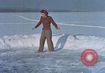 Image Eva Braun patinage sur glace Allemagne, 1940, de la seconde 21 séquences d'archives historiques vidéo 65675048101