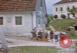 Image Adolf Hitler visites son enfance l'école Fischlham Autriche, 1938, de la seconde 10 séquences d'archives historiques vidéo 65675048103