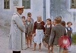 Image Adolf Hitler visites son enfance l'école Fischlham Autriche, 1938, de la seconde 27 séquences d'archives historiques vidéo 65675048103