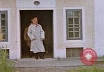 Image Adolf Hitler visites son enfance l'école Fischlham Autriche, 1938, de la seconde 49 séquences d'archives historiques vidéo 65675048103