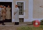 Image Adolf Hitler visites son enfance l'école Fischlham Autriche, 1938, de la seconde 60 séquences d'archives historiques vidéo 65675048103