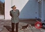 Standbild Adolf Hitler am Berghof Bayern Deutschland, 1940, aus Sekunde 7 historischem Filmmaterial Videoclip 65675048104