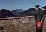 Standbild Adolf Hitler am Berghof Bayern Deutschland, 1940, aus Sekunde 15 historischem Filmmaterial Videoclip 65675048104