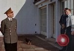 Standbild Adolf Hitler am Berghof Bayern Deutschland, 1940, aus Sekunde 18 historischem Filmmaterial Videoclip 65675048104