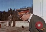 Standbild Adolf Hitler am Berghof Bayern Deutschland, 1940, aus Sekunde 49 historischem Filmmaterial Videoclip 65675048104