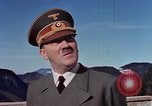 Standbild Adolf Hitler am Berghof Bayern Deutschland, 1940, aus Sekunde 57 historischem Filmmaterial Videoclip 65675048104