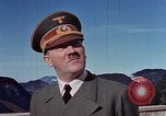 Standbild Adolf Hitler am Berghof Bayern Deutschland, 1940, aus Sekunde 58 historischem Filmmaterial Videoclip 65675048104