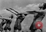 Immagine di A calisthenics 1936 Olimpiadi cerimonia di apertura Berlino Germania, 1936, secondo 29 filmato di repertorio 65675048120