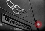 Immagine di Adolf Hitler osserva 1936 Olimpiadi regata Berlino Germania, 1936, secondo 8 filmato di repertorio 65675048121