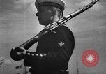 Immagine di Adolf Hitler osserva 1936 Olimpiadi regata Berlino Germania, 1936, secondo 37 filmato di repertorio 65675048121
