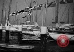 Immagine di Adolf Hitler osserva 1936 Olimpiadi regata Berlino Germania, 1936, secondo 41 filmato di repertorio 65675048121