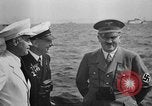 Immagine di Adolf Hitler osserva 1936 Olimpiadi regata Berlino Germania, 1936, secondo 60 filmato di repertorio 65675048121