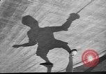 Standbild Fechten Veranstaltungen 1936 Olympics Berlin Deutschland, 1936, aus Sekunde 16 historischem Filmmaterial Videoclip 65675048123