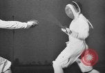 Standbild Fechten Veranstaltungen 1936 Olympics Berlin Deutschland, 1936, aus Sekunde 40 historischem Filmmaterial Videoclip 65675048123