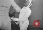 Standbild Fechten Veranstaltungen 1936 Olympics Berlin Deutschland, 1936, aus Sekunde 47 historischem Filmmaterial Videoclip 65675048123