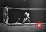 Standbild Griechisch-römischen Ringkampf in 1936 Olympics Berlin Deutschland, 1936, aus Sekunde 28 historischem Filmmaterial Videoclip 65675048124