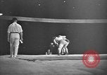Standbild Griechisch-römischen Ringkampf in 1936 Olympics Berlin Deutschland, 1936, aus Sekunde 32 historischem Filmmaterial Videoclip 65675048124