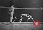 Standbild Griechisch-römischen Ringkampf in 1936 Olympics Berlin Deutschland, 1936, aus Sekunde 41 historischem Filmmaterial Videoclip 65675048124