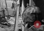 Standbild amerikanischen Marines Tarawa Gilbert Inseln, 1943, aus Sekunde 1 historischem Filmmaterial Videoclip 65675048149