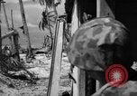 Standbild amerikanischen Marines Tarawa Gilbert Inseln, 1943, aus Sekunde 4 historischem Filmmaterial Videoclip 65675048149
